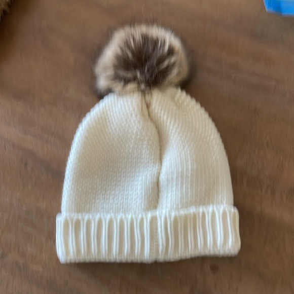 Winter hat - Picture 2 of 4